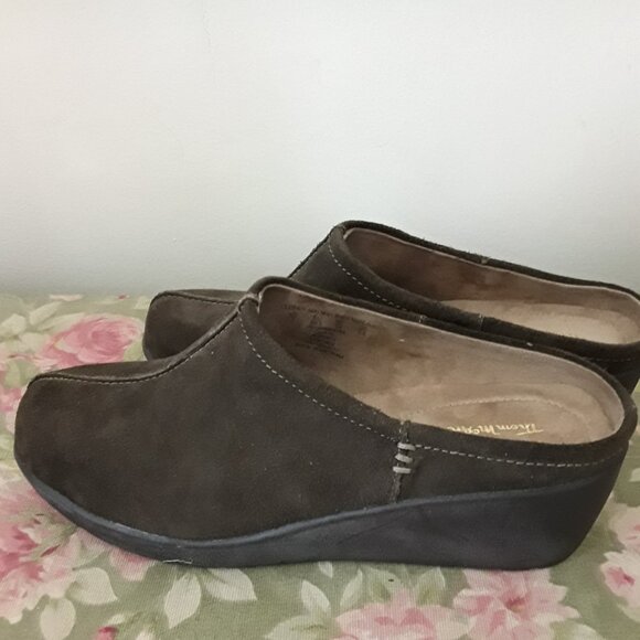 Thom McAn Brown Suede Clogs - Picture 2 of 6